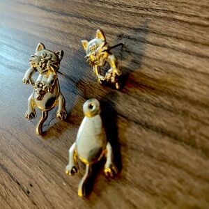 Cat Studs